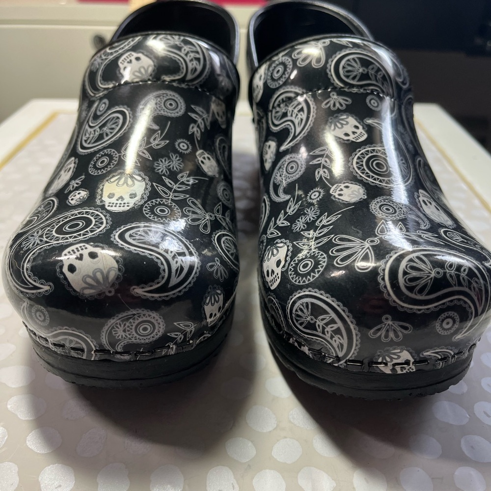Sanita Black and White Patterned Clogs - Picture 4 of 8